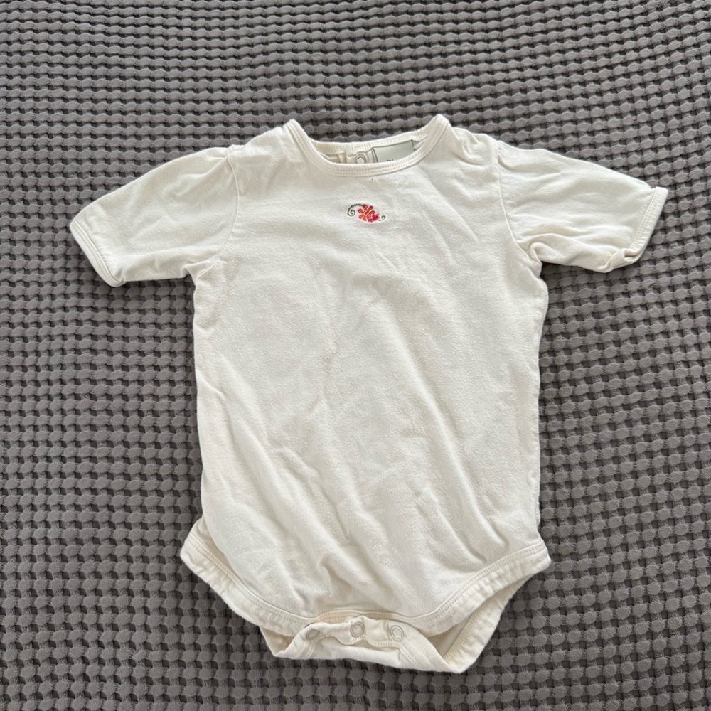 Vintage Sincerely Pooh embroidery bodysuit 18m